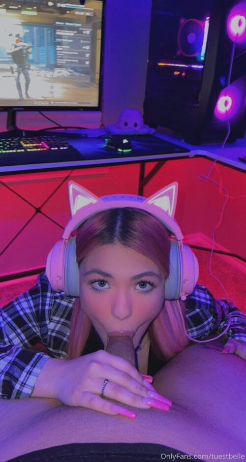 Pack de Tuest OnlyFans (rica streamer)